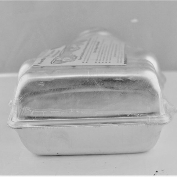 Nordic Ware 2 Pc Aluminum Santa Claus Mold New - Picture 3 of 8